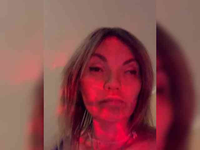 Ella-Pearlie webcam