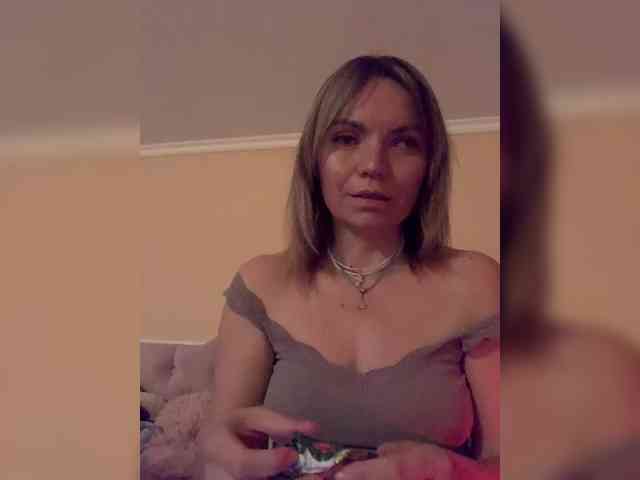 Ella-Pearlie webcam