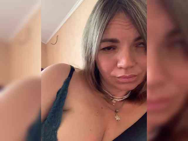 Ella-Pearlie webcam