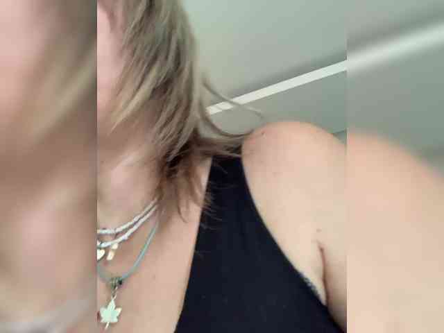 Ella-Pearlie webcam