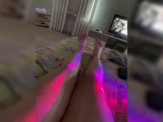 Ella-Pearlie webcam