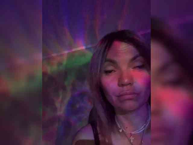 Ella-Pearlie webcam
