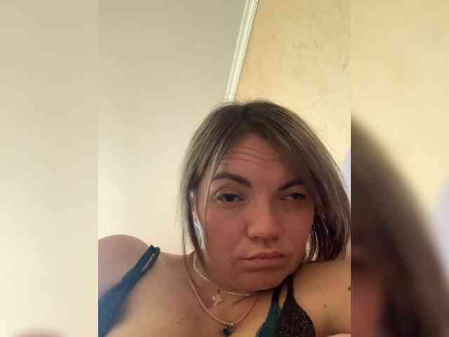 Ella-Pearlie webcam