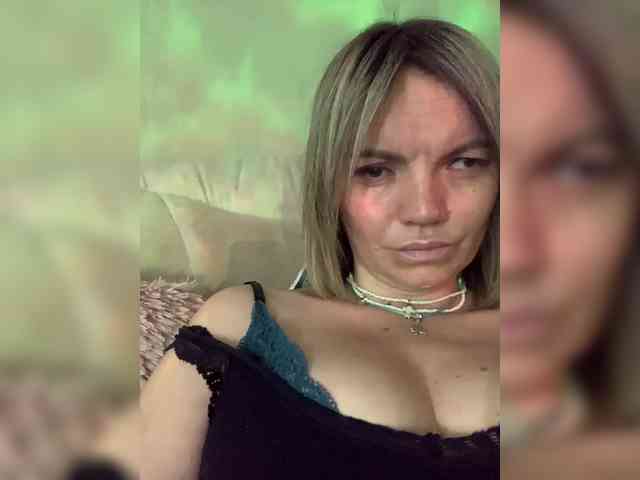 Ella-Pearlie webcam