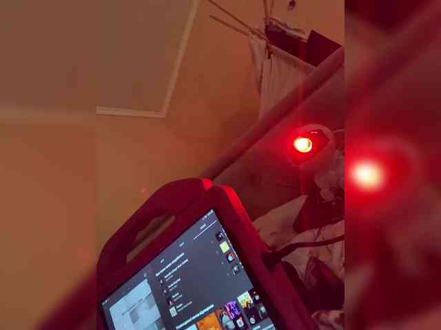 Ella-Pearlie webcam