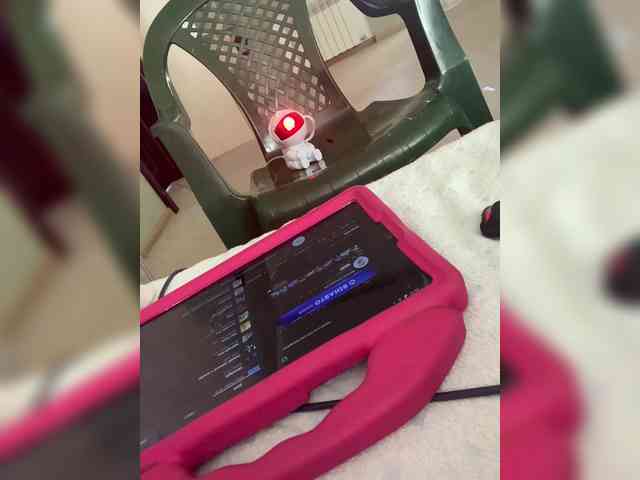 Ella-Pearlie webcam