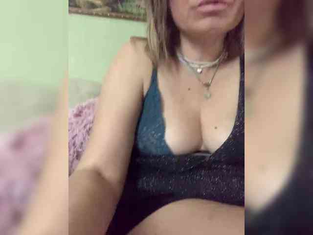 Ella-Pearlie webcam