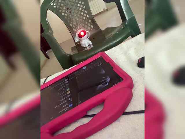 Ella-Pearlie webcam