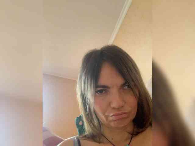 Ella-Pearlie webcam