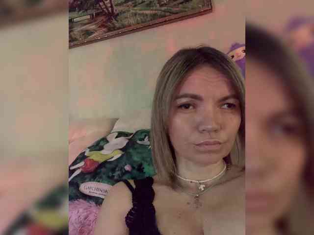Ella-Pearlie webcam