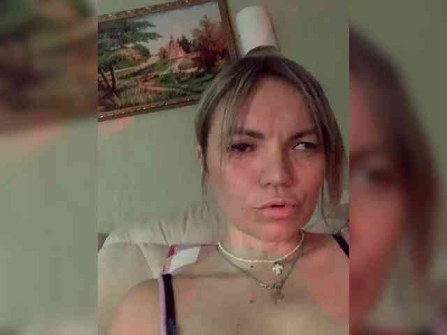 Ella-Pearlie webcam