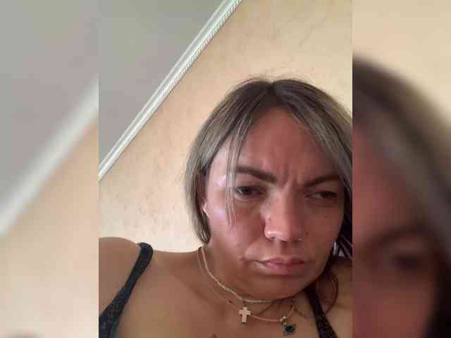 Ella-Pearlie webcam