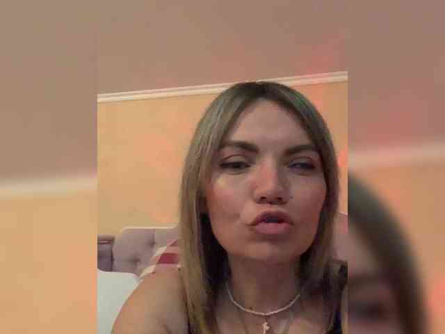 Ella-Pearlie webcam