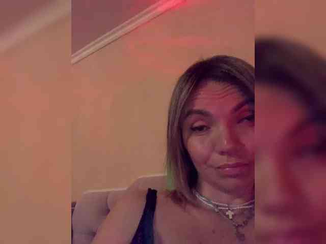 Ella-Pearlie webcam