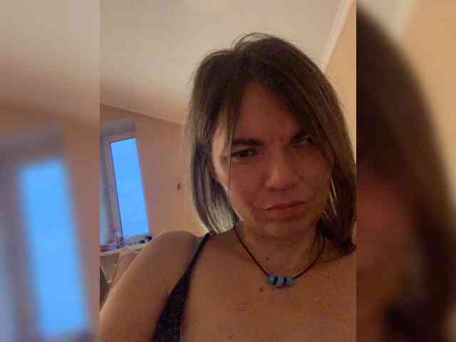 Ella-Pearlie webcam
