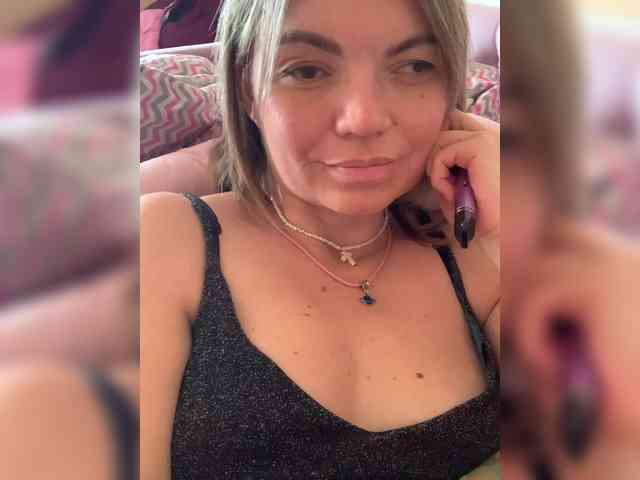 Ella-Pearlie webcam