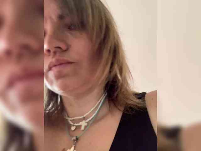 Ella-Pearlie webcam