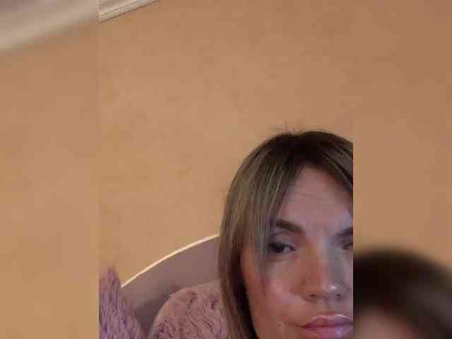 Ella-Pearlie webcam
