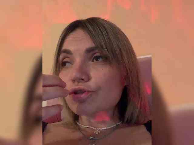 Ella-Pearlie webcam
