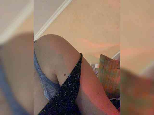 Ella-Pearlie webcam