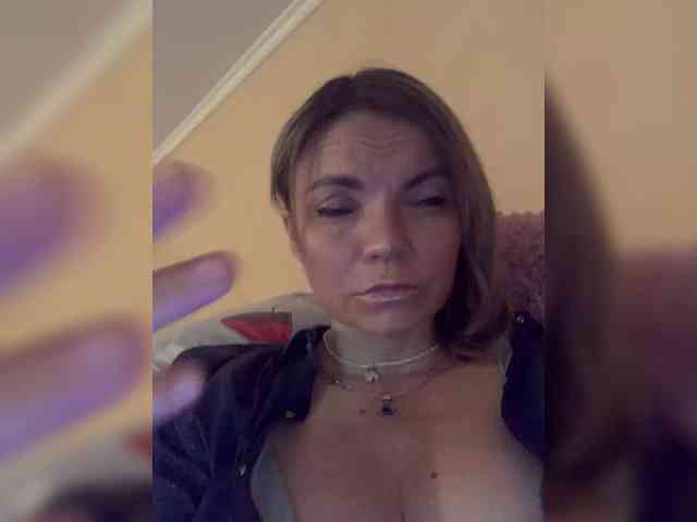 Ella-Pearlie webcam