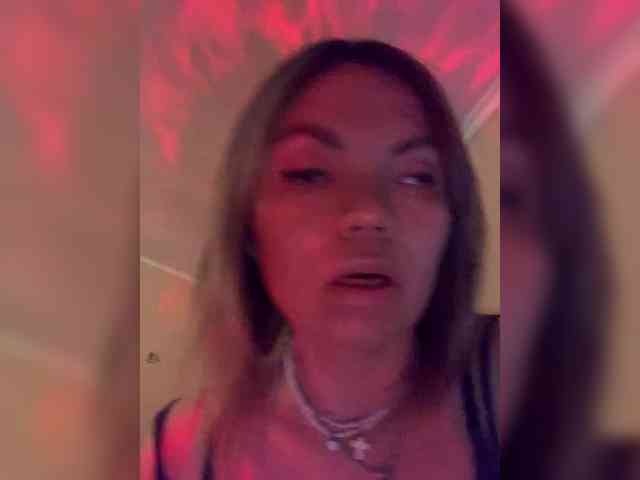 Ella-Pearlie webcam