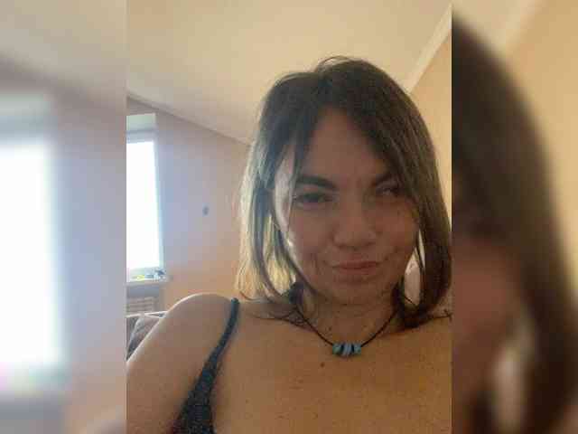 Ella-Pearlie webcam