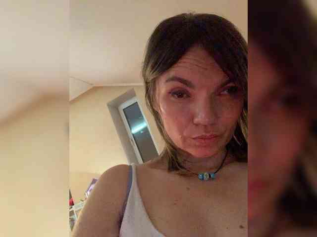 Ella-Pearlie webcam
