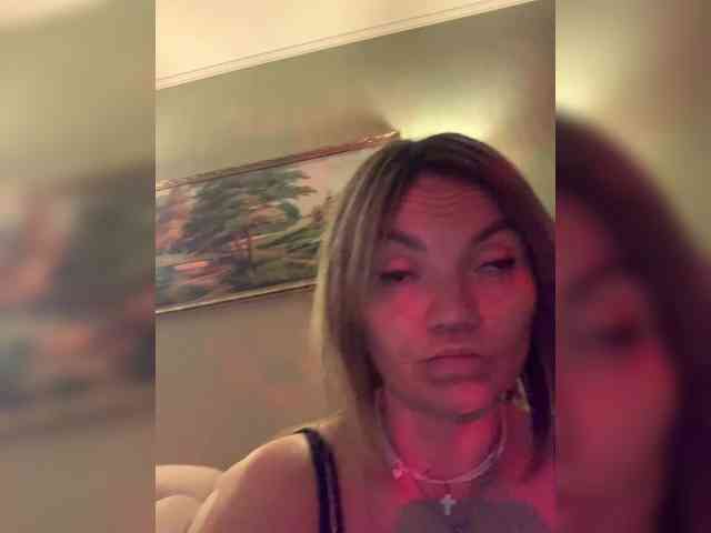 Ella-Pearlie webcam