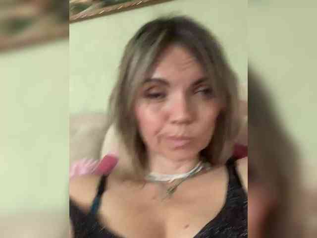 Ella-Pearlie webcam