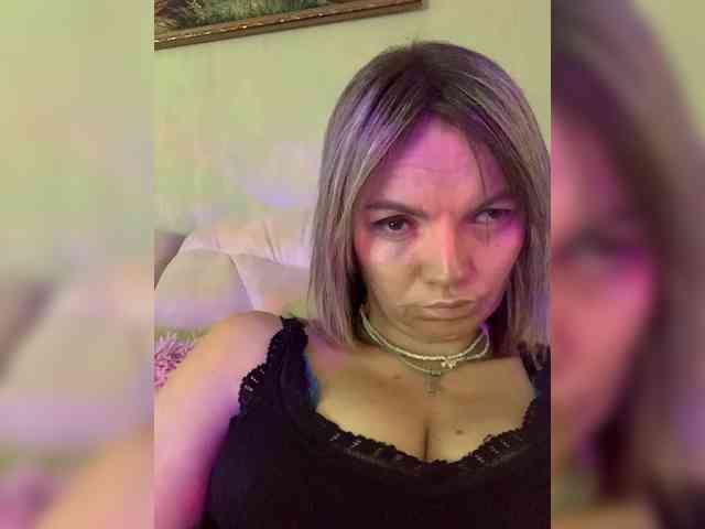 Ella-Pearlie webcam