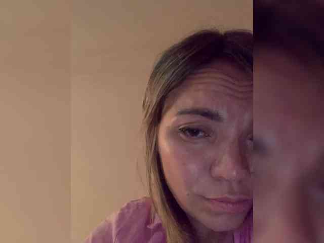 Ella-Pearlie webcam