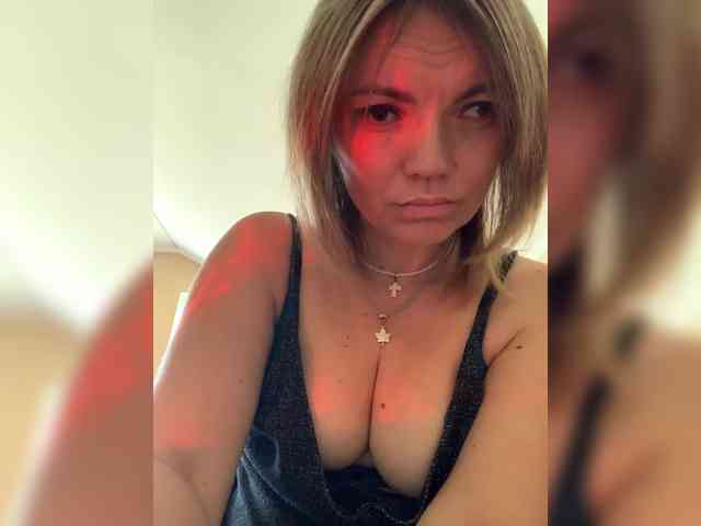 Ella-Pearlie webcam