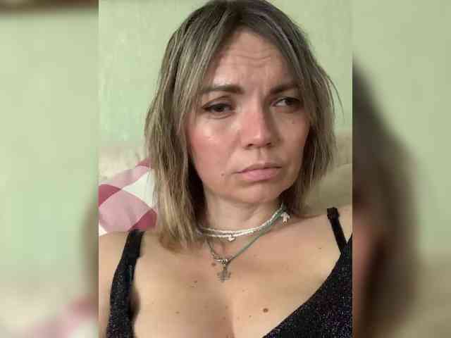 Ella-Pearlie webcam
