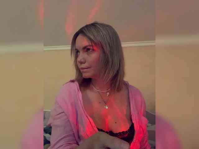 Ella-Pearlie webcam