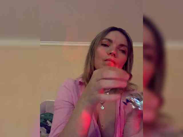 Ella-Pearlie webcam