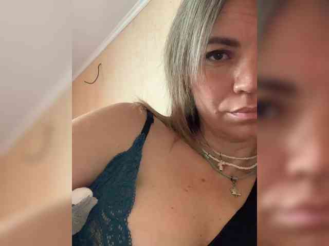 Ella-Pearlie webcam