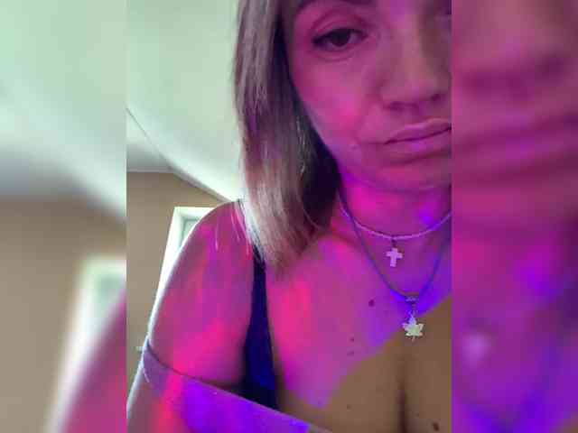 Ella-Pearlie webcam