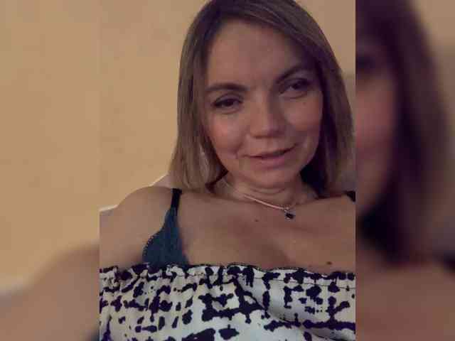 Ella-Pearlie webcam