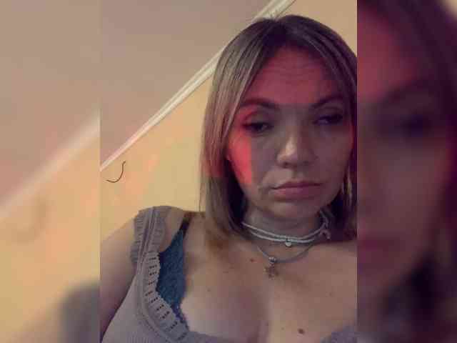 Ella-Pearlie webcam