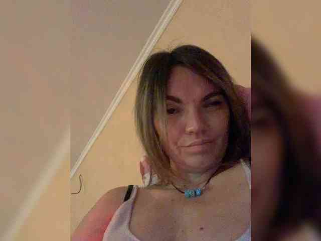 Ella-Pearlie webcam