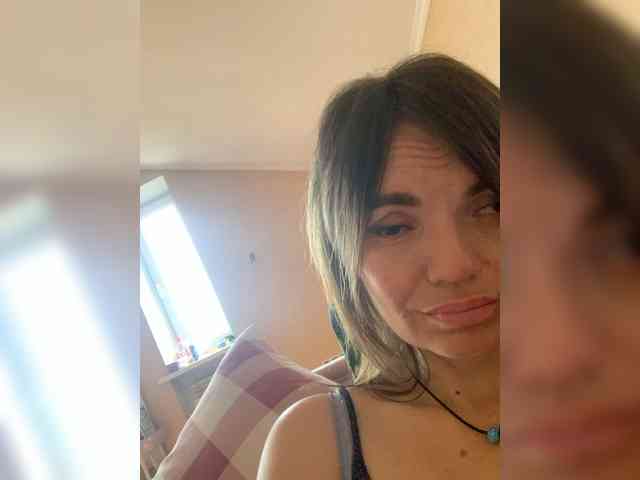 Ella-Pearlie webcam