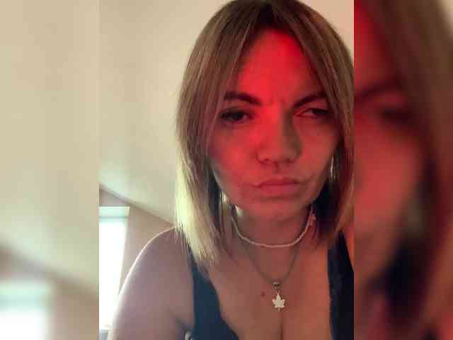 Ella-Pearlie webcam