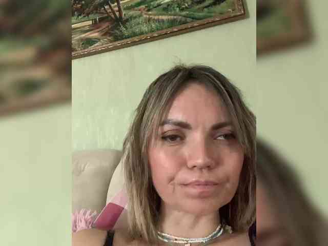 Ella-Pearlie webcam