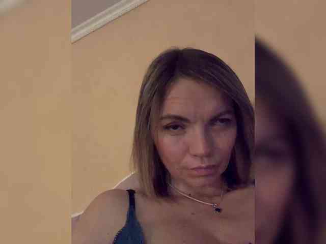 Ella-Pearlie webcam