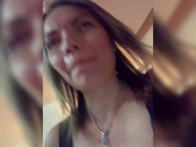 Ella-Pearlie webcam