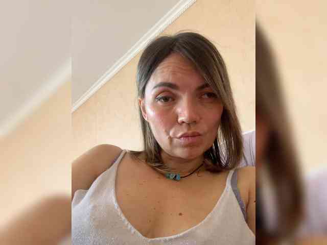 Ella-Pearlie webcam
