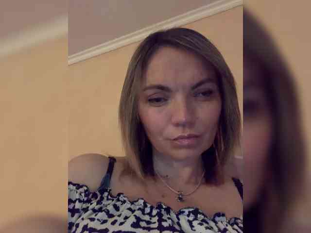 Ella-Pearlie webcam