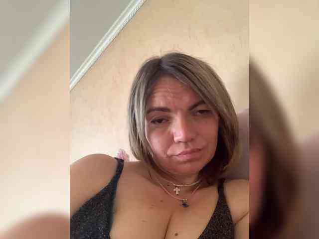 Ella-Pearlie webcam