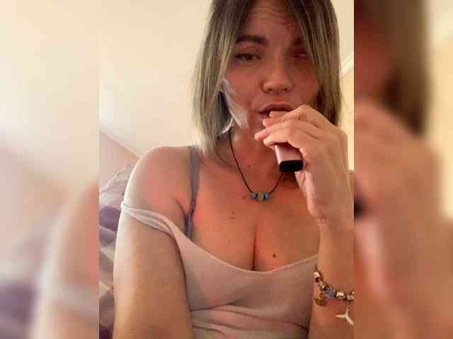Ella-Pearlie webcam